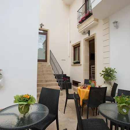 Alojamento de Acomodação e Pequeno-almoço Le Due Gioie Taviano (Lecce)