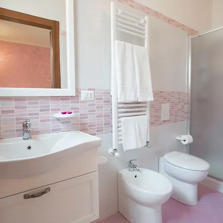 לינה וארוחת בוקר Le Due Gioie טביאנו